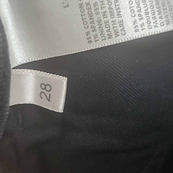 L'agence Audrina Straight Leg crop Jean in Vintage Black Worn Destruct Size 28 - Picture 15 of 16